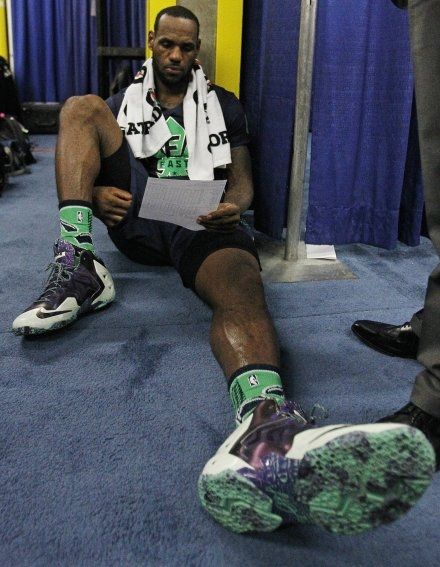  辽宁本钢发布备战花絮，今晚战术微调，全明星赛任务艰巨，更衣室氛围转暖