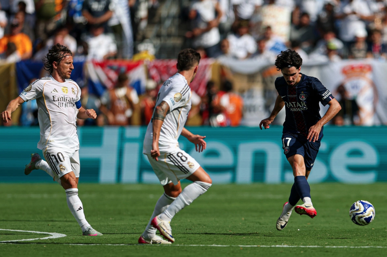 PANDA-巴黎圣日耳曼发布备战花絮，今晚伤情更新，法国杯任务艰巨，临场指挥获称赞(巴黎圣日耳曼女足官网)