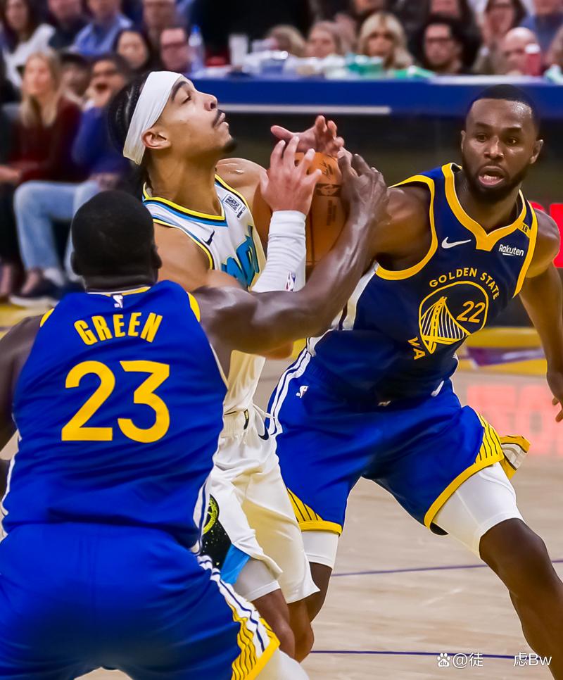 包含赛地聚焦——NBA季后赛今晨热度飙升,金州勇士扳平良机,悬念犹存,球队文化再被提及的词条 包含赛地聚焦——NBA季后赛今晨热度飙升,金州勇士扳平良机,悬念犹存,球队文化再被提及的词条