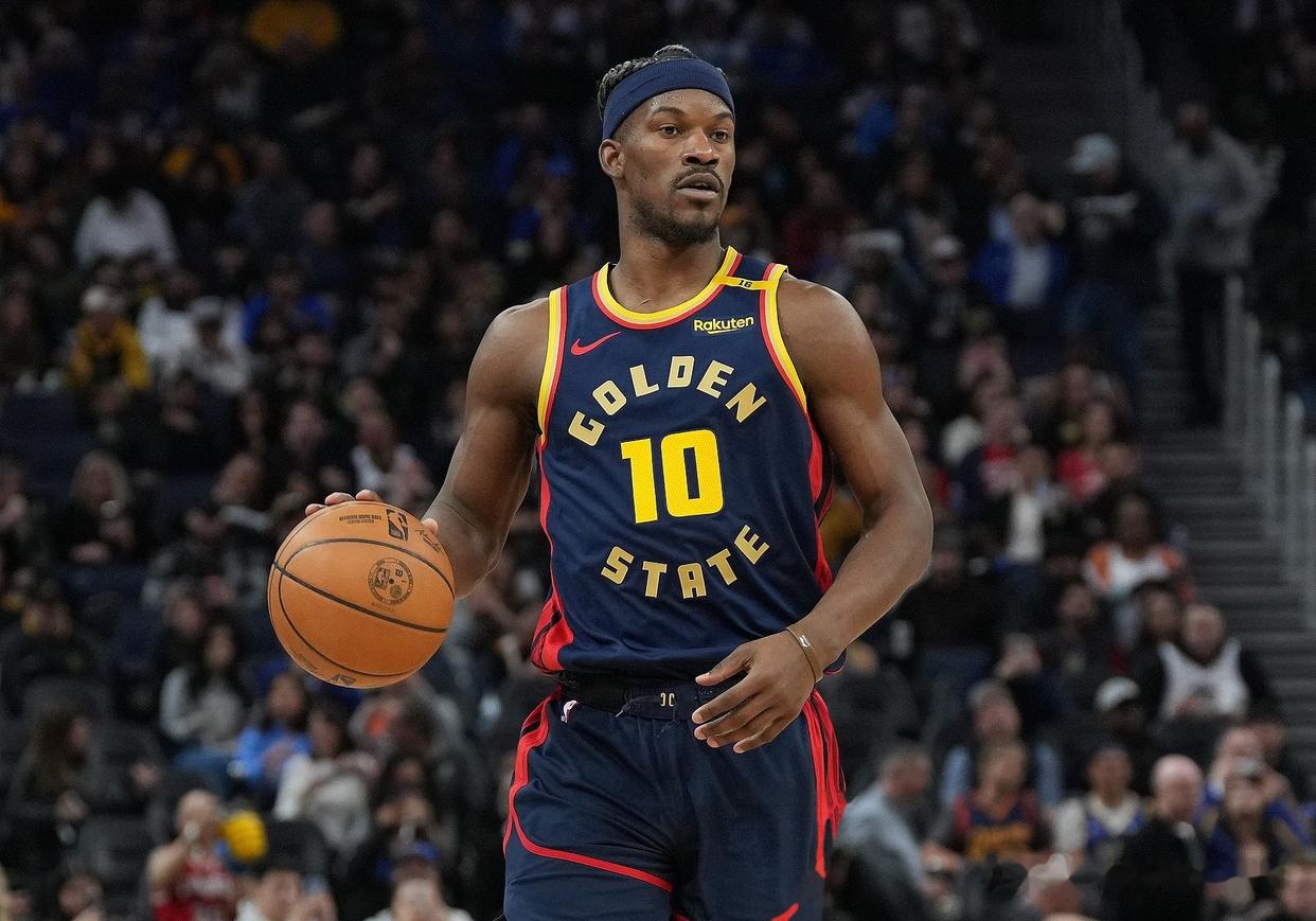 包含巴特勒连续十场比赛得分超过战术调整，老鹰挑战极限！的词条